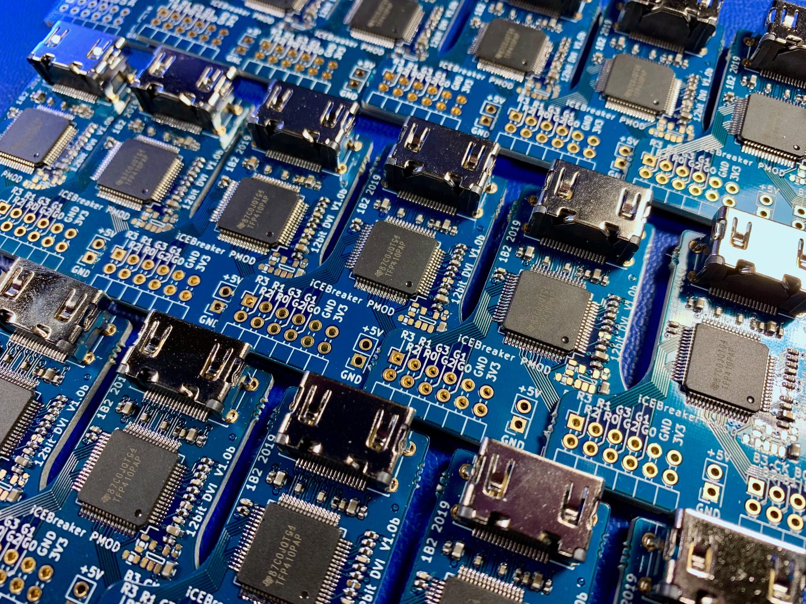 iCEBreaker FPGA image