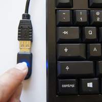 Signet hardware password manager