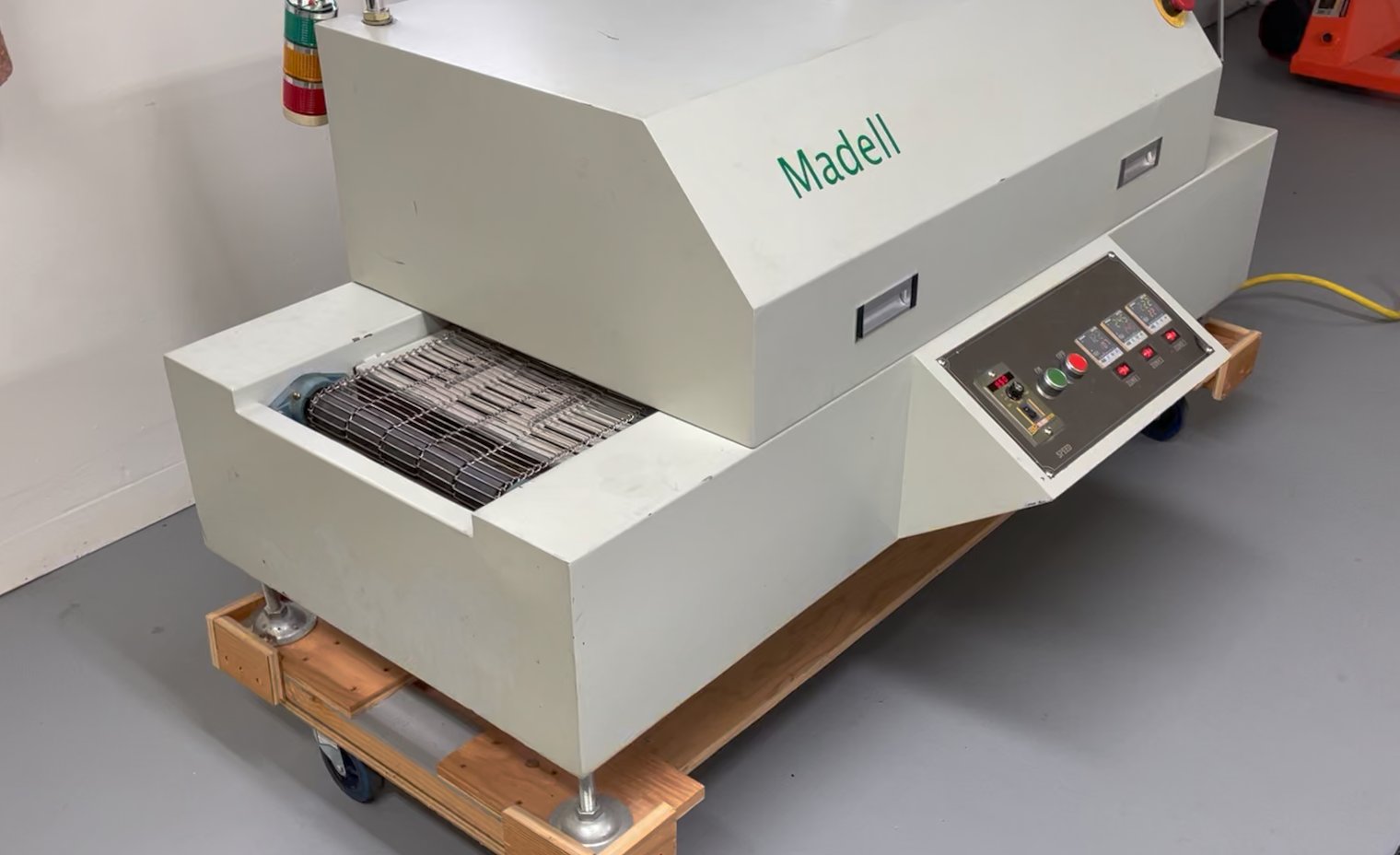 Repaired and working Madell - 3 Zone - conveyor belt reflow oven
