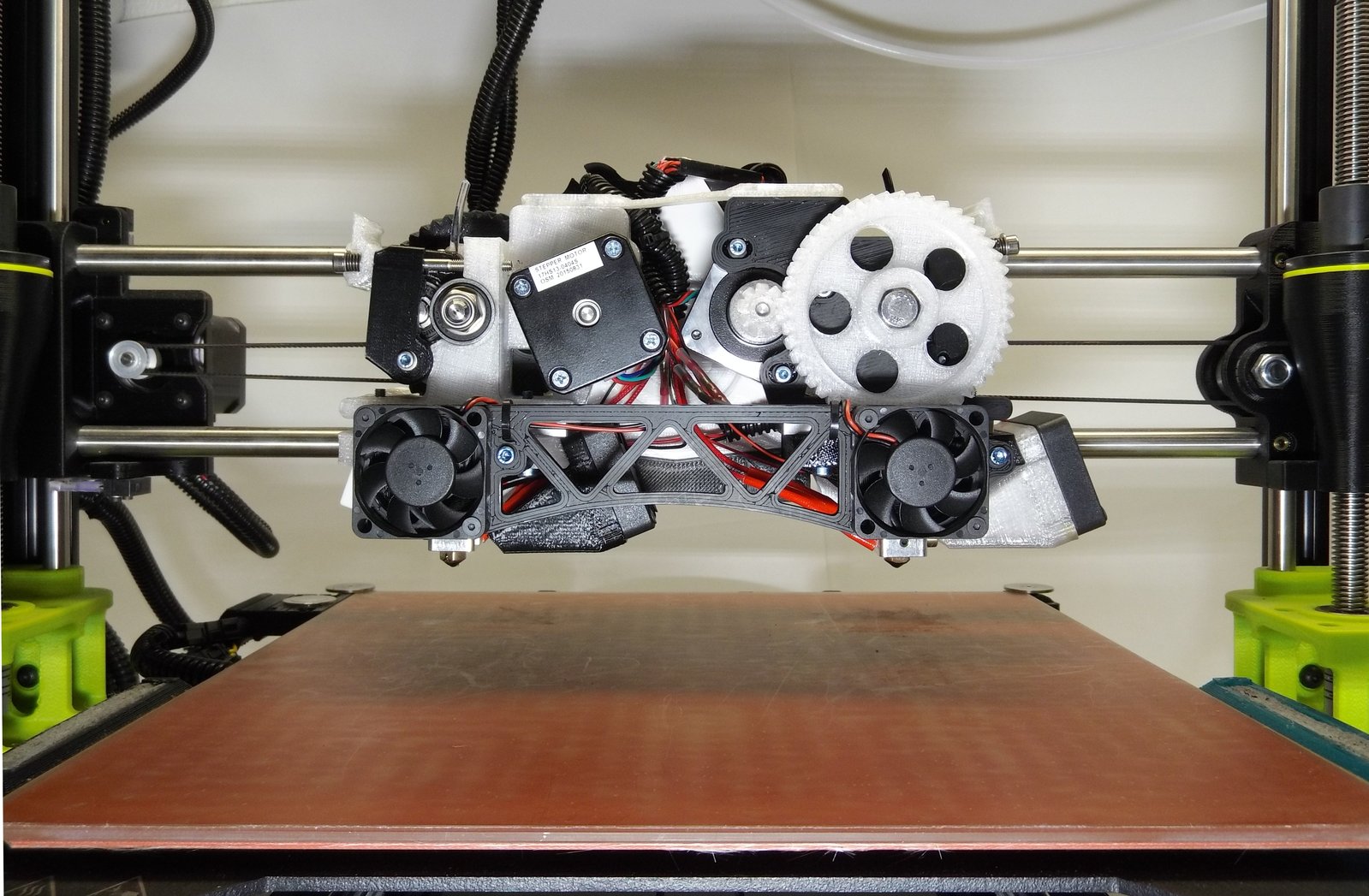 the Twoolhead mounted on a TAZ 6+.