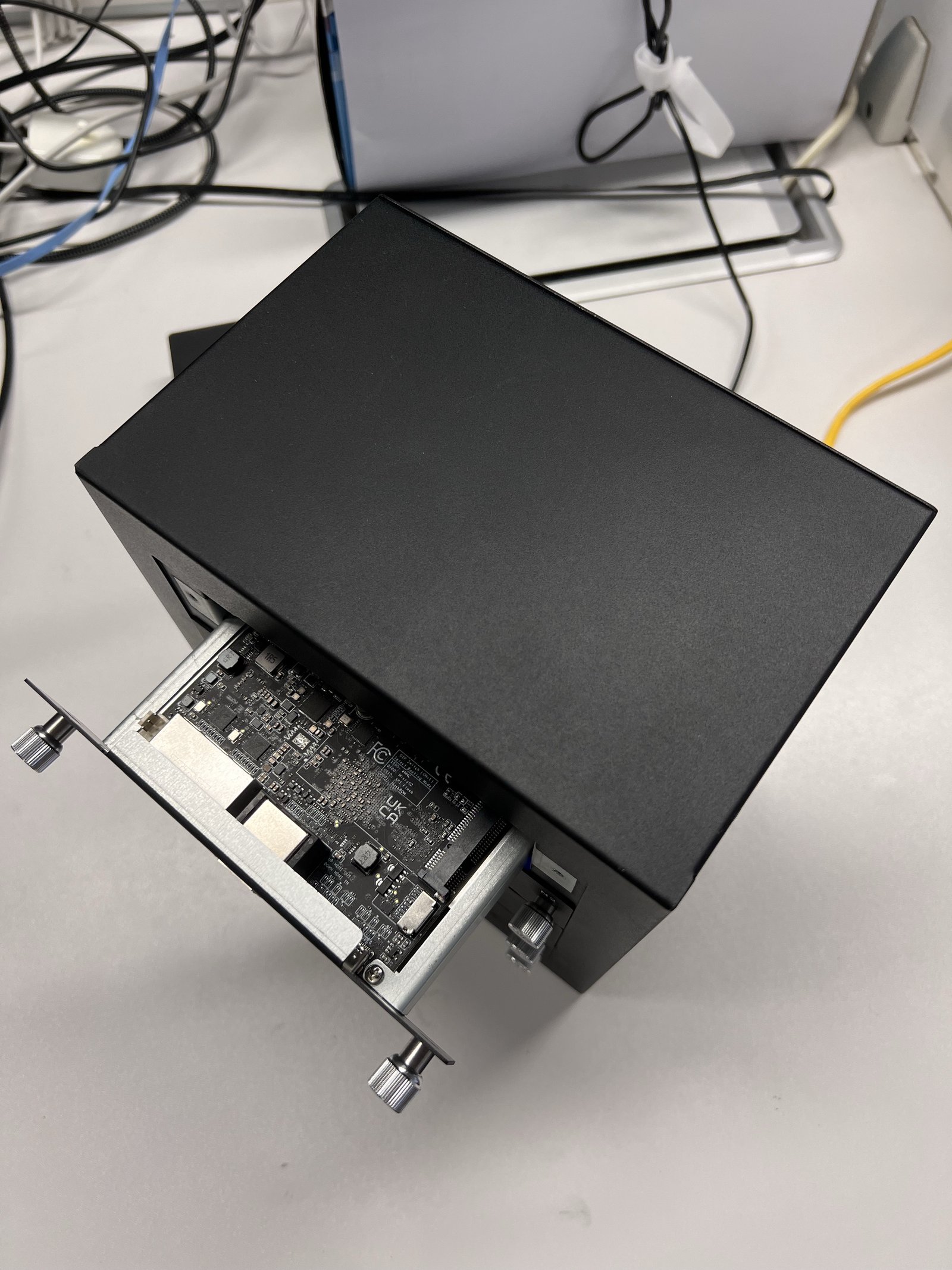 Mixtile Blade 3