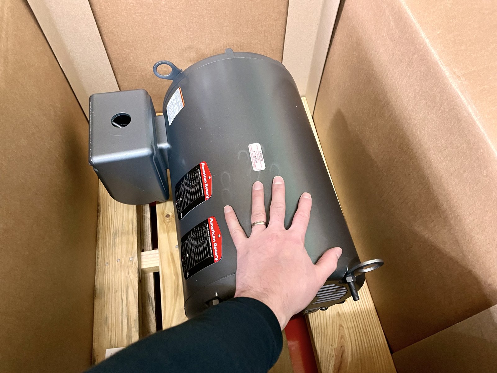 The rotary converter idler motor