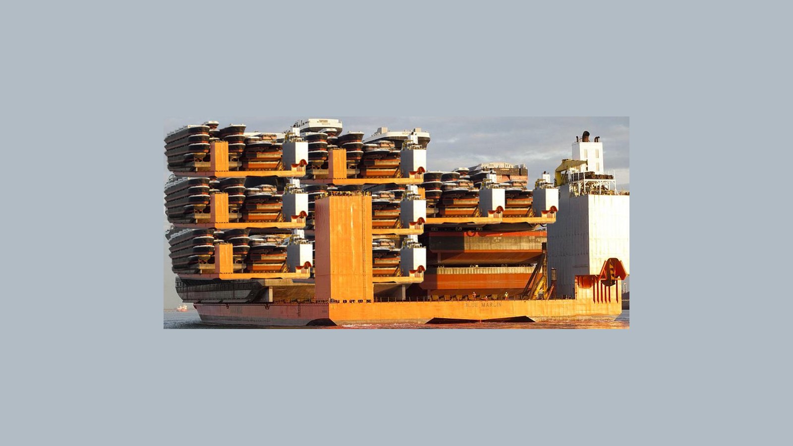 Shipping ship shipping shipping ships