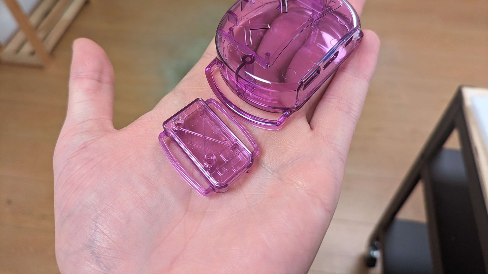 New Polycarbonate cases are very shiny! And more importantly: way more durable!