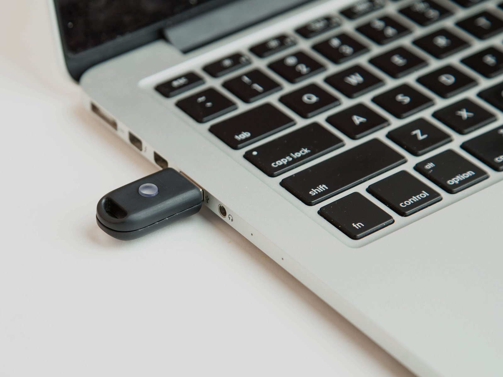 Signet hardware password manager
